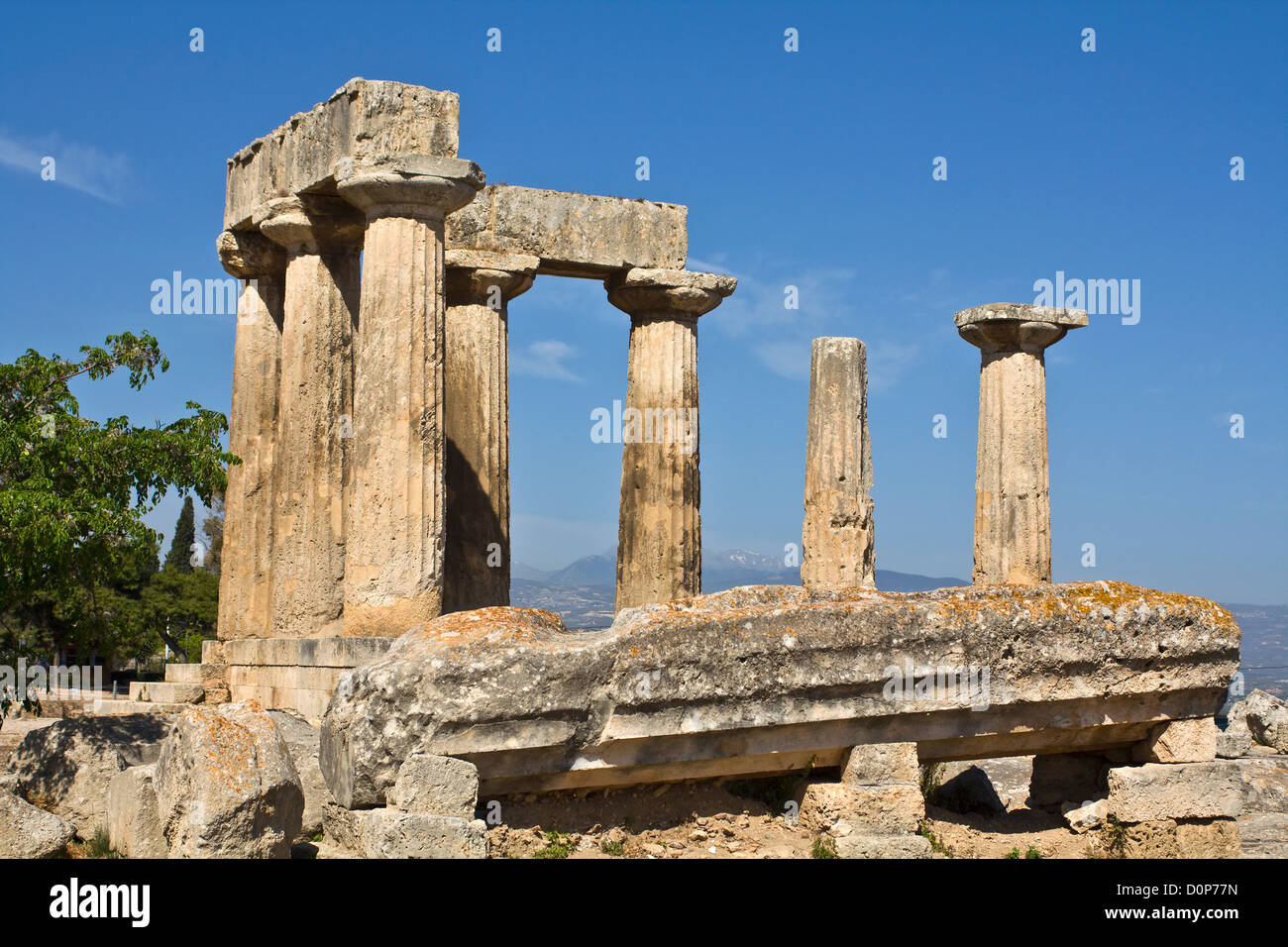 Antica Corinto, Tempio di Apollo, Peloponneso, Grecia Foto Stock