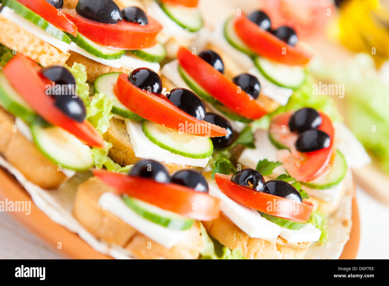 Splendido antipasto con cracker e formaggio, cibo Foto Stock