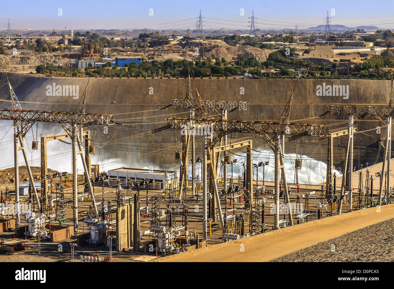 Egitto diga di Assuan al rilascio di acqua Foto Stock