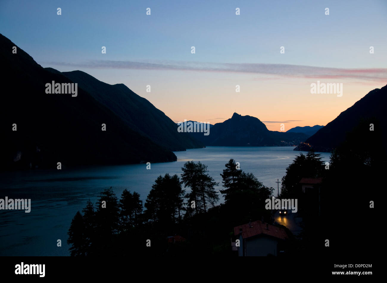 Luce della Sera sul Lago di Lugano vicino a Porlezza Foto Stock