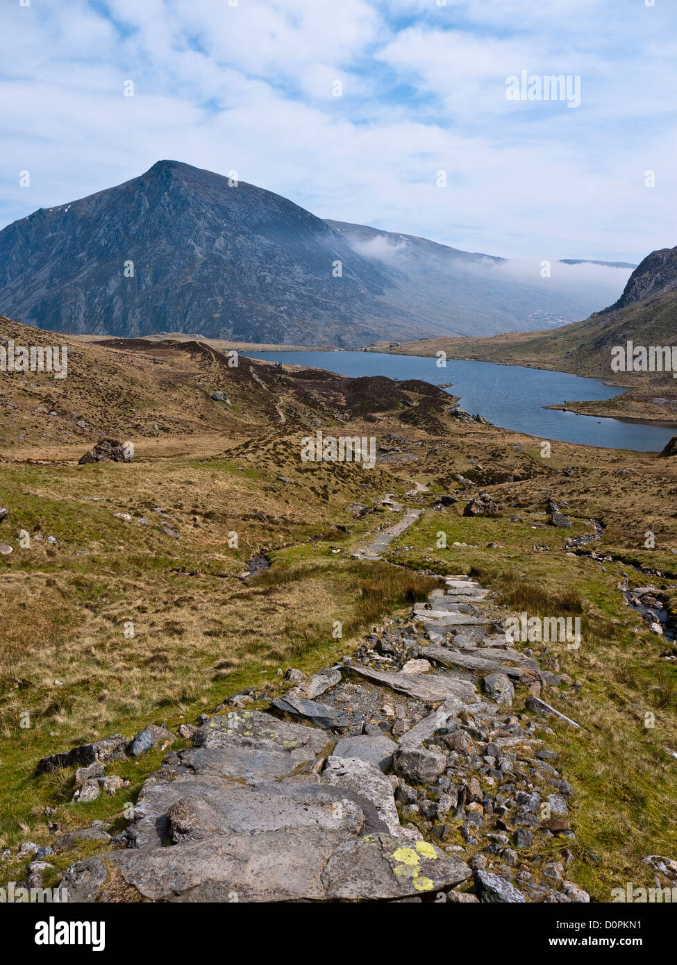 Vista su tutta Llyn Idwal verso Pen yr Ole Wen. Snowdonia nel Galles Foto Stock