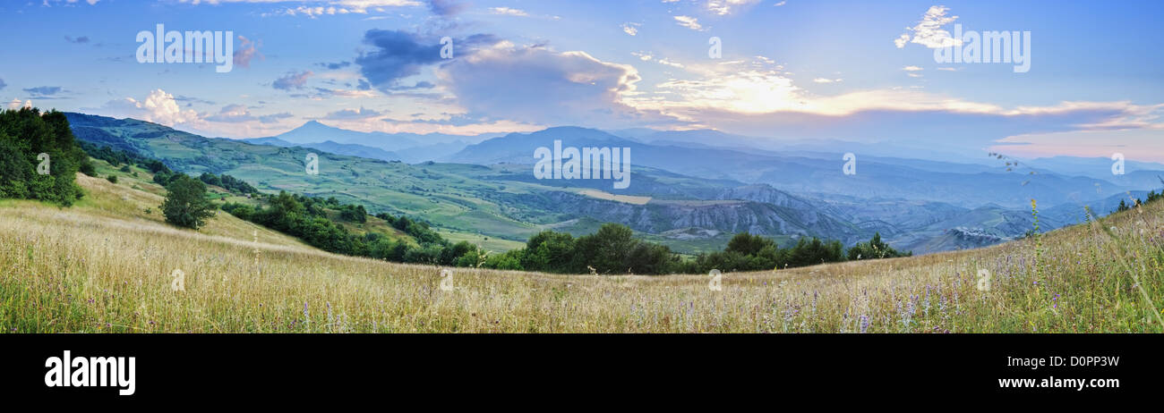 Tramonto in montagna panorama Foto Stock