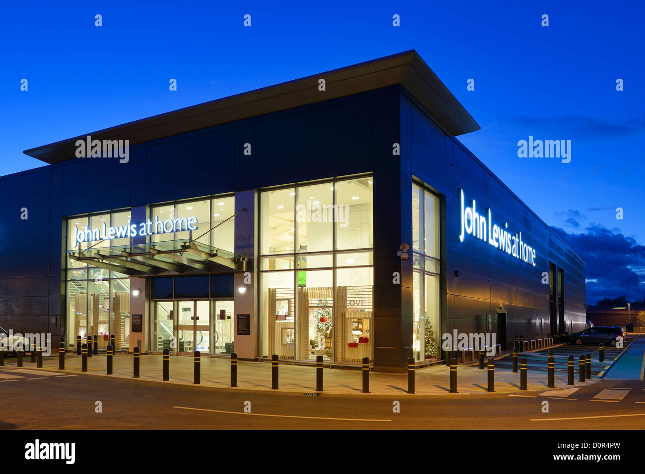 John Lewis all'ingresso del negozio di articoli per la vendita al dettaglio a Chester Foto Stock John Lewis all'ingresso del negozio di articoli per la vendita al dettaglio a Chester Foto Stock