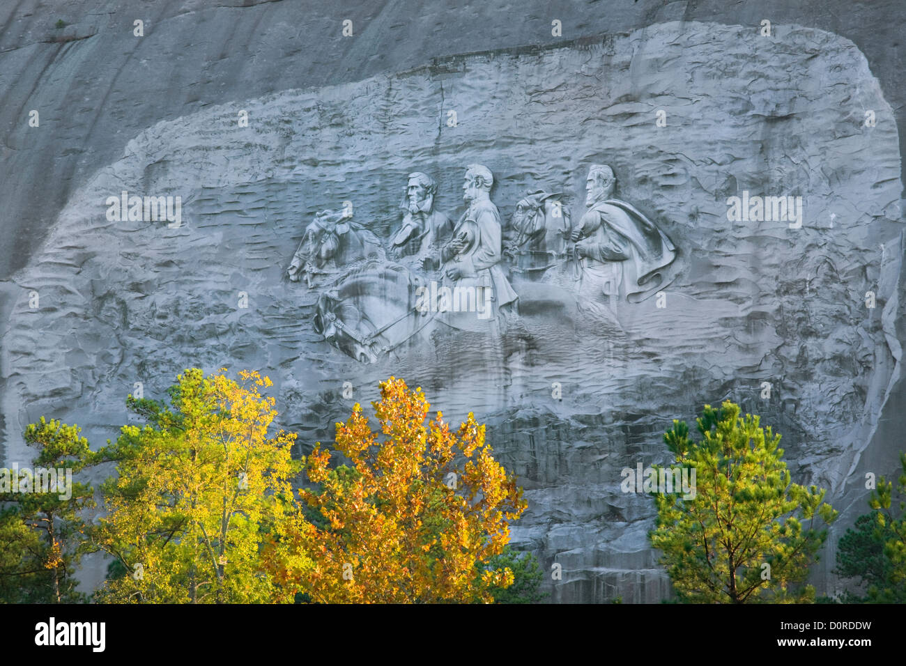 GA00180-00...GEORGIA - sculture a bassorilievo di Stonewall Jackson - Robert E. Lee - Jefferson Davis su pietra montagna vicino a Atlanta. Foto Stock