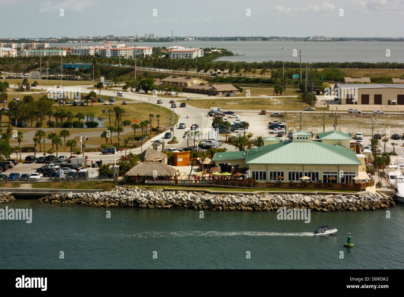 Port Canaveral Florida vista del ristorante locale dalla nave da crociera Foto Stock