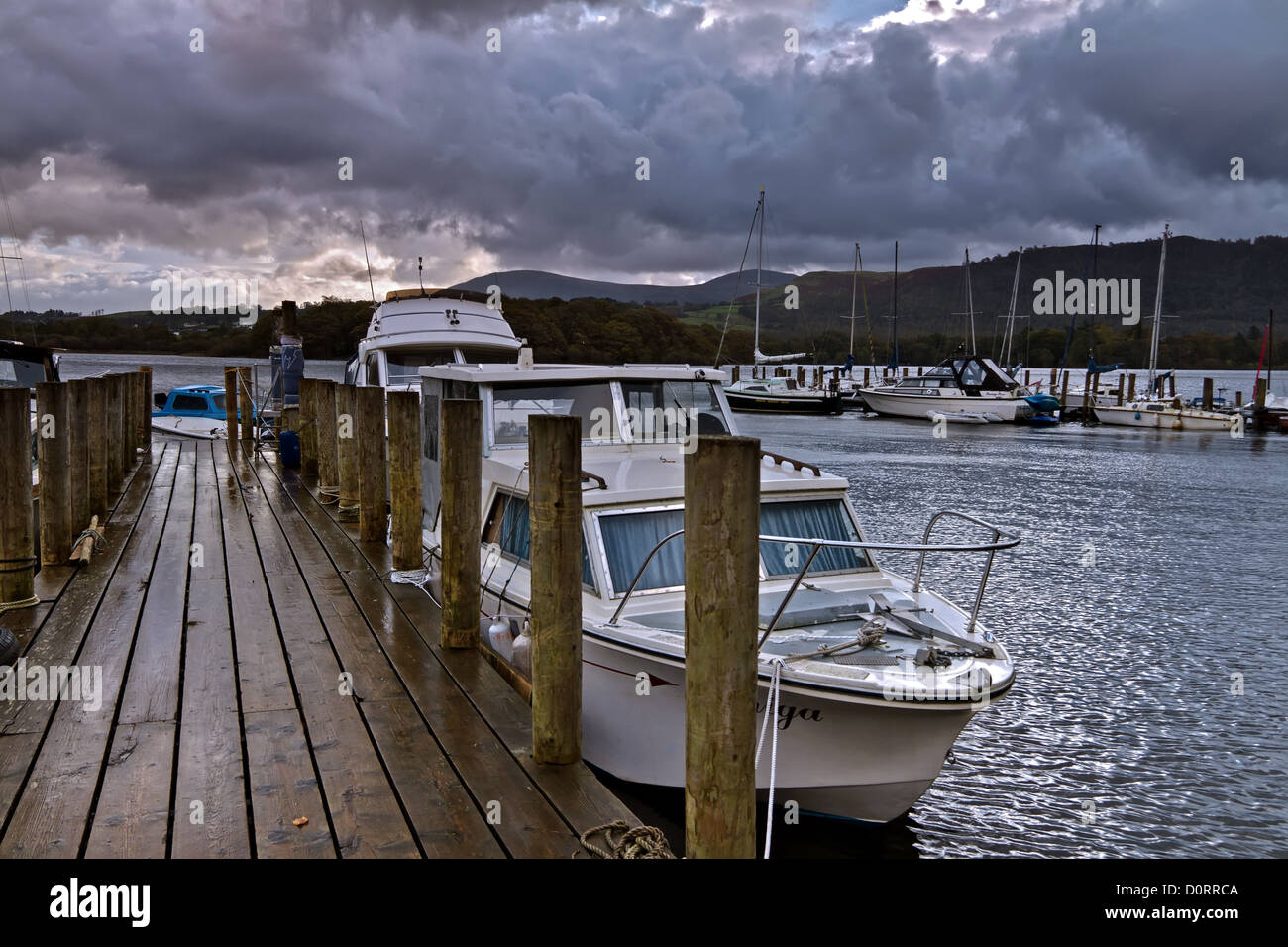 La Cumbria Regno Unito nuvole temporalesche raccolta Foto Stock