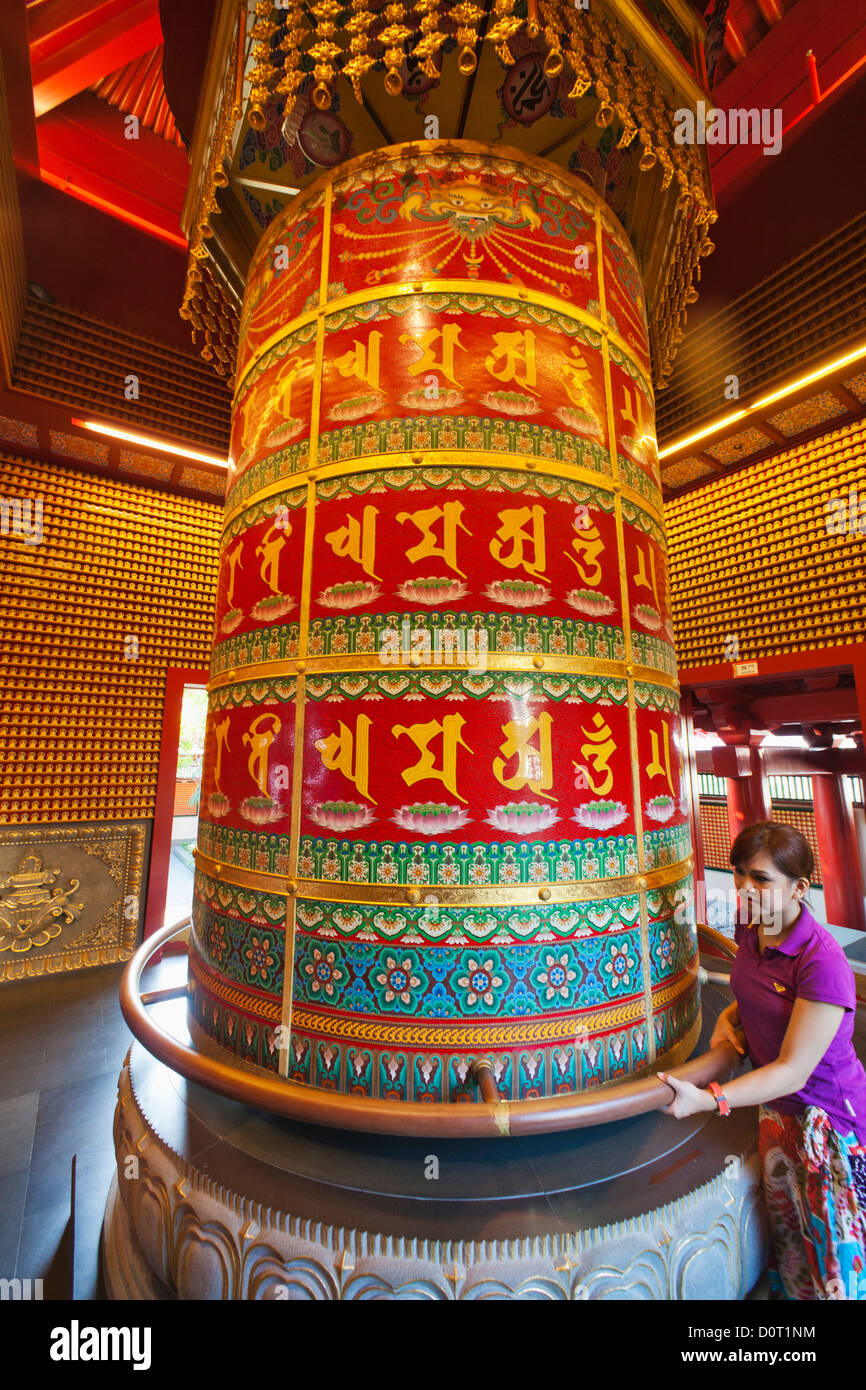 Asia, Singapore, Chinatown, il Dente del Buddha reliquia Tempio del Buddha di ruota di preghiera, preghiera ruota, la preghiera buddista ruota, tempio, templi Foto Stock