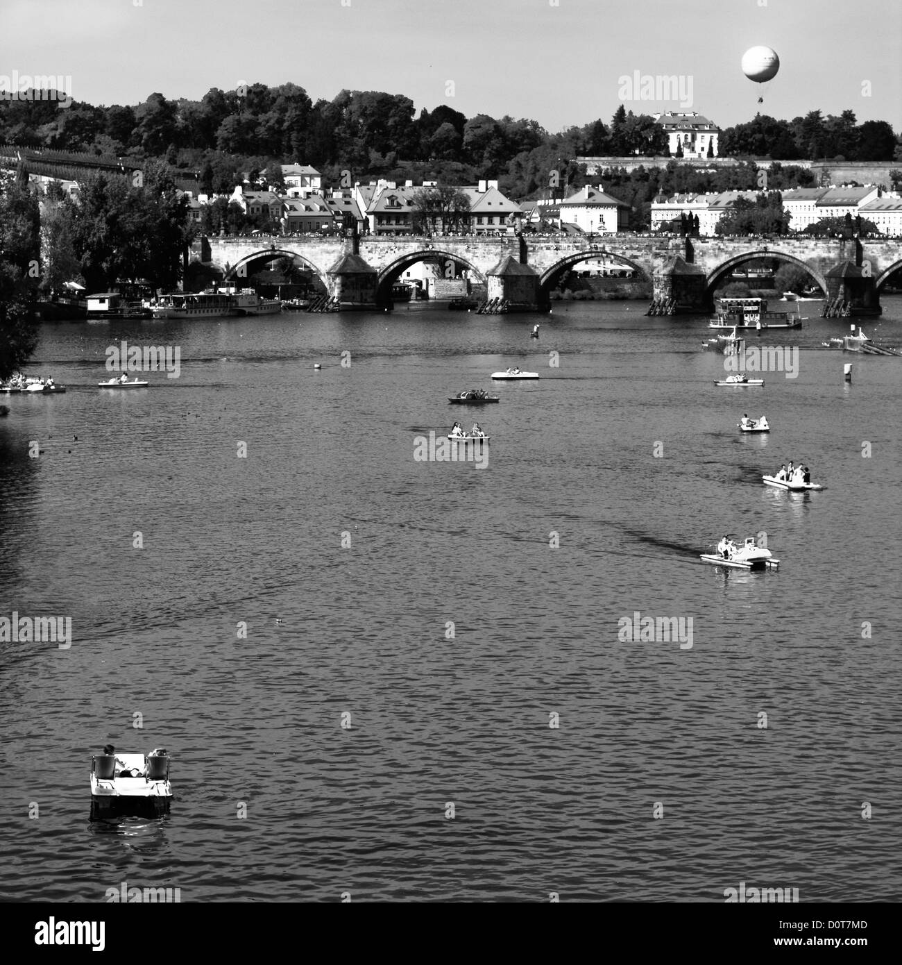 Vista di una vecchia città di Praga e sul fiume Moldava. Repubblica ceca Foto Stock