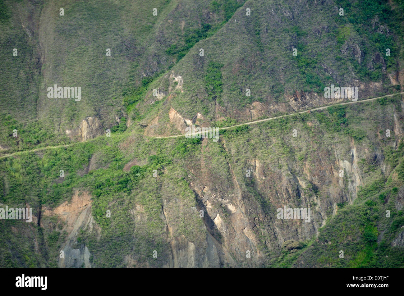 Road, lussureggianti, remote ande, montagne, Canyon, Pasto, Andes, montagne, Colombia, Sud America Foto Stock