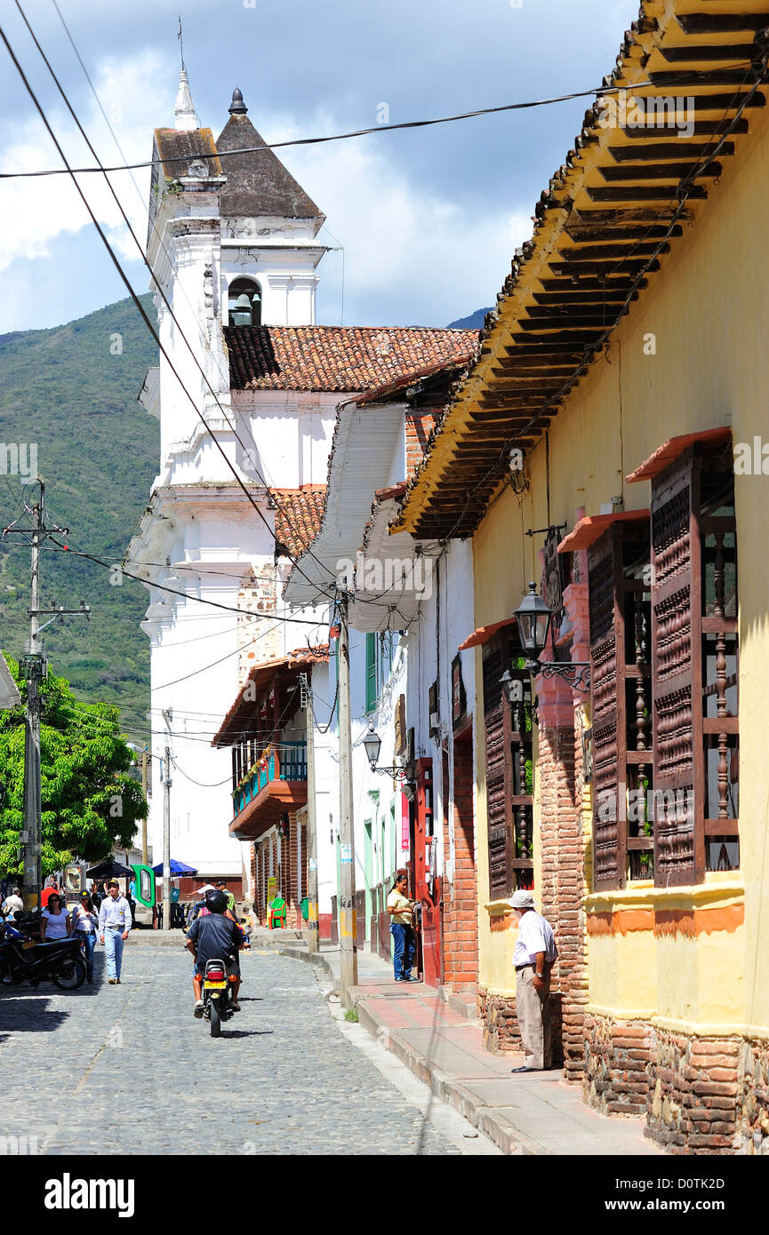 Colonial, città di ciottoli di pietra, Street, Santa Fe de Antioquia, Colombia, Sud America Foto Stock