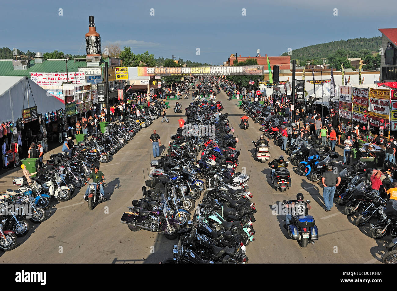 Le moto, bici, affollata street, Harley, Harley Davidson, motociclo, Rally, downtown, Sturgis, Dakota del Sud, Stati Uniti, Stati Uniti, Foto Stock