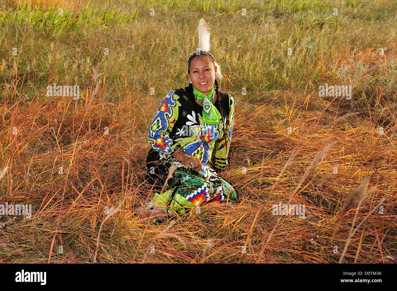 Gelsomino Pickner, Oglala Lakota, Sioux, Rapid City, South Dakota, nativi indiani, indiana, costume, piume, modello rilasciato, Foto Stock