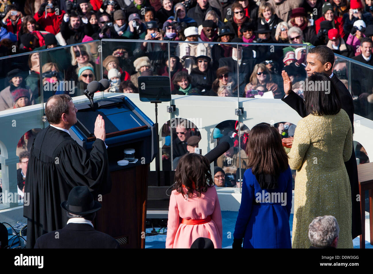 La cerimonia di insediamento del Presidente Barack Obama, 20 gennaio 2009. Michelle Obama e le figlie Sasha e Maila partecipare. Foto Stock