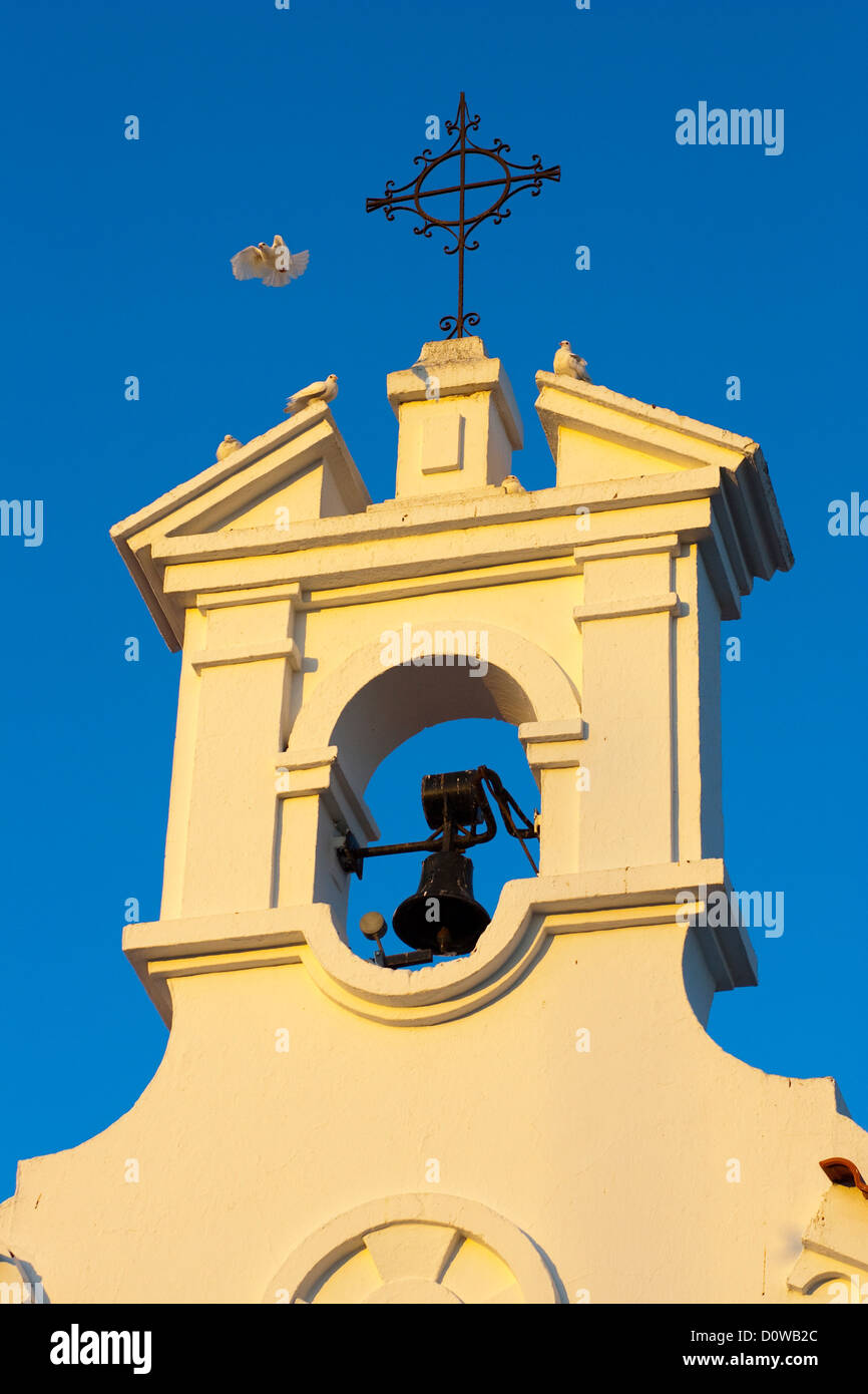 Cartaya, Spagna, il campanile di una chiesa Foto Stock