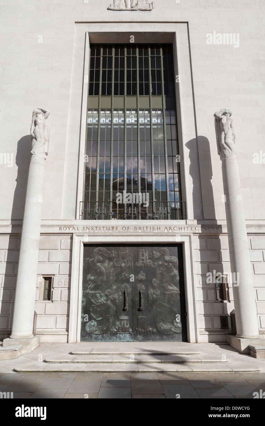 Facciata del Royal Institute of British Architects, RIBA, Londra, Inghilterra Foto Stock