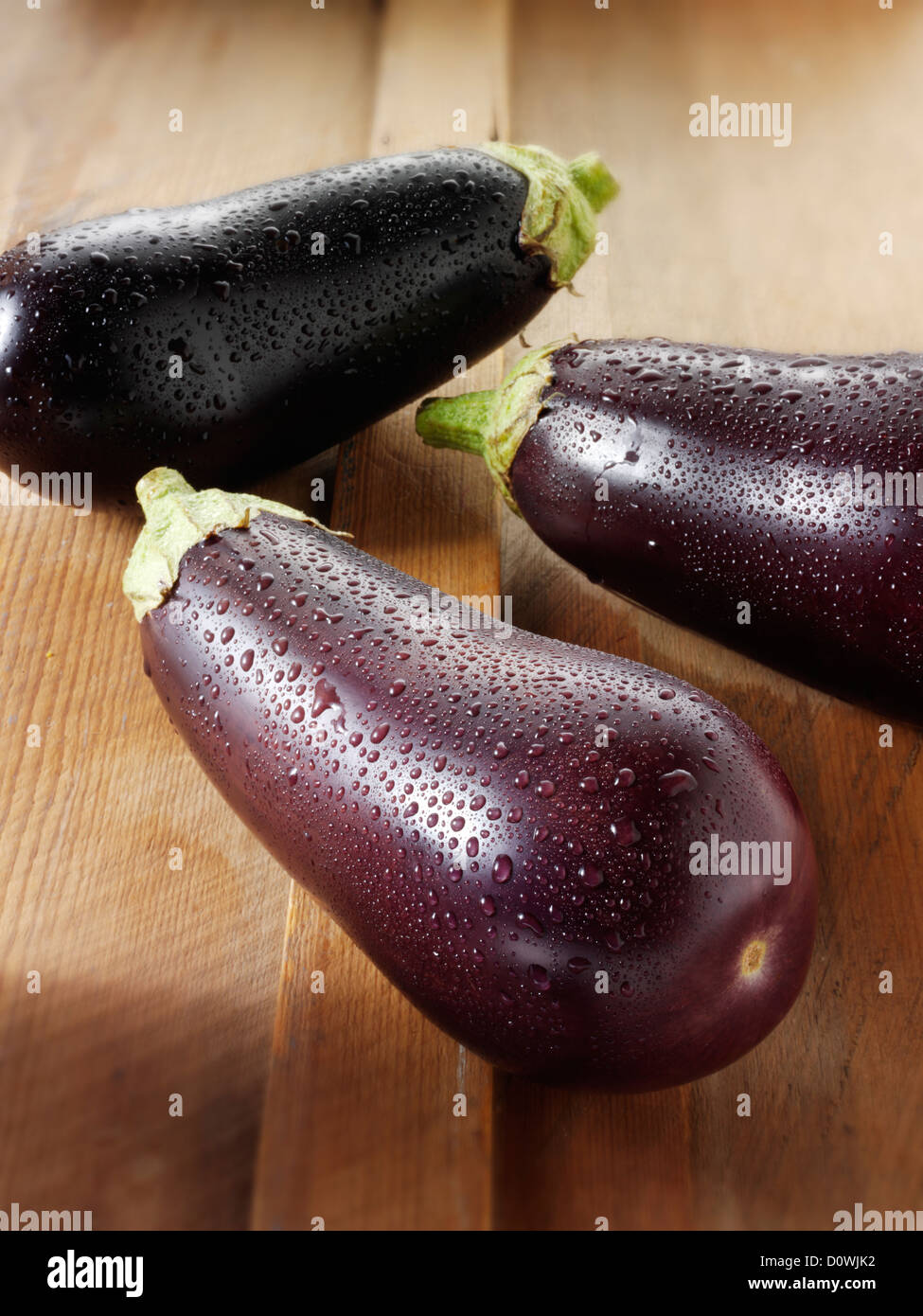 Fresco intero di melanzane Foto Stock