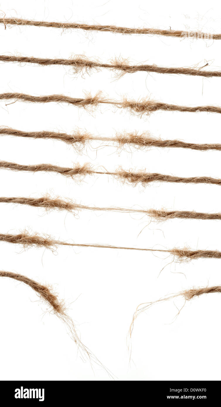 Strappata naturale broun corda di canapa. Insieme di funi strappato. Foto Stock