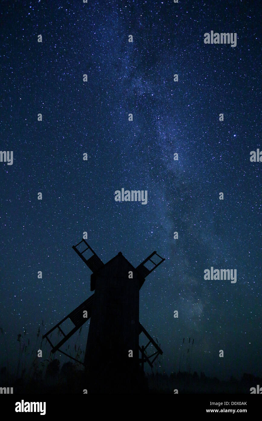 Tubala mulino e la Via Lattea. Foto Stock