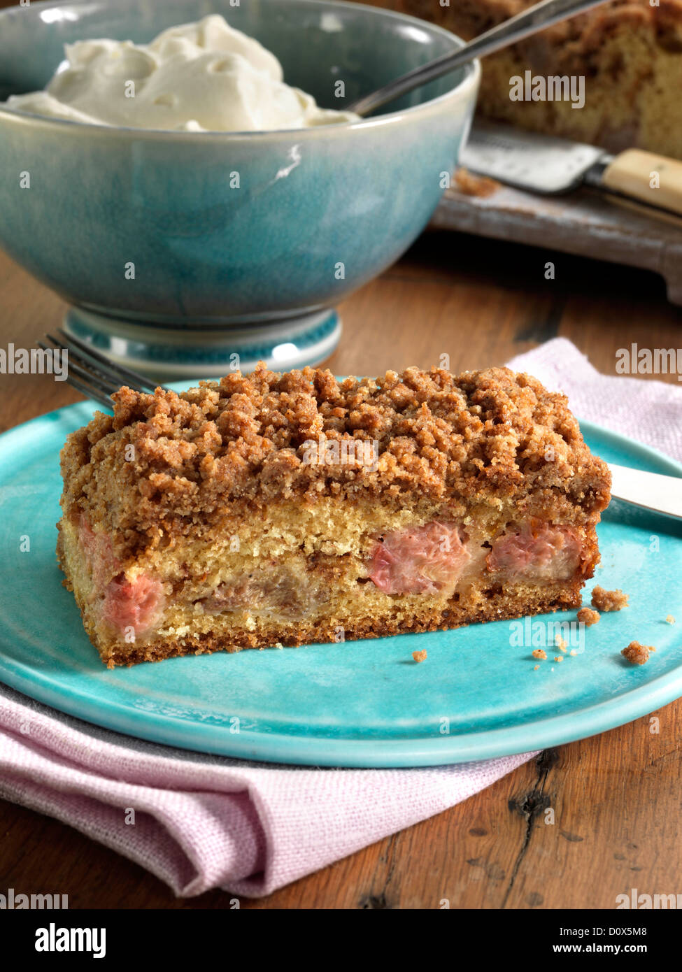 Rabarbaro crumble cake Foto Stock