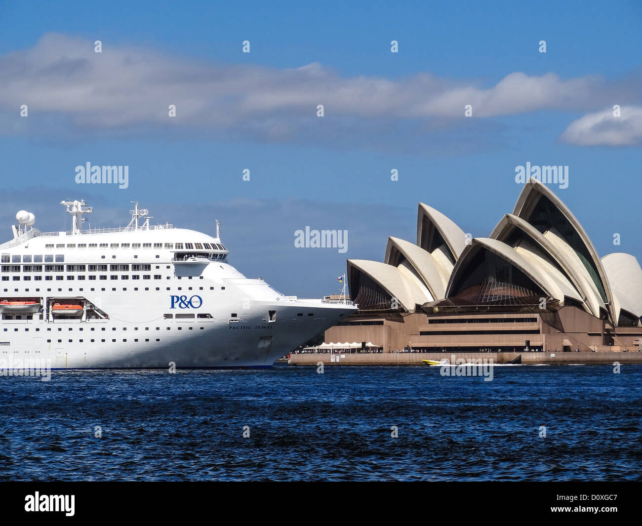 Bennelong Point, NSW, Nuovo Galles del Sud, Sydney Opera House, architettura, la nave di crociera, turismo, attrazione turistica Foto Stock