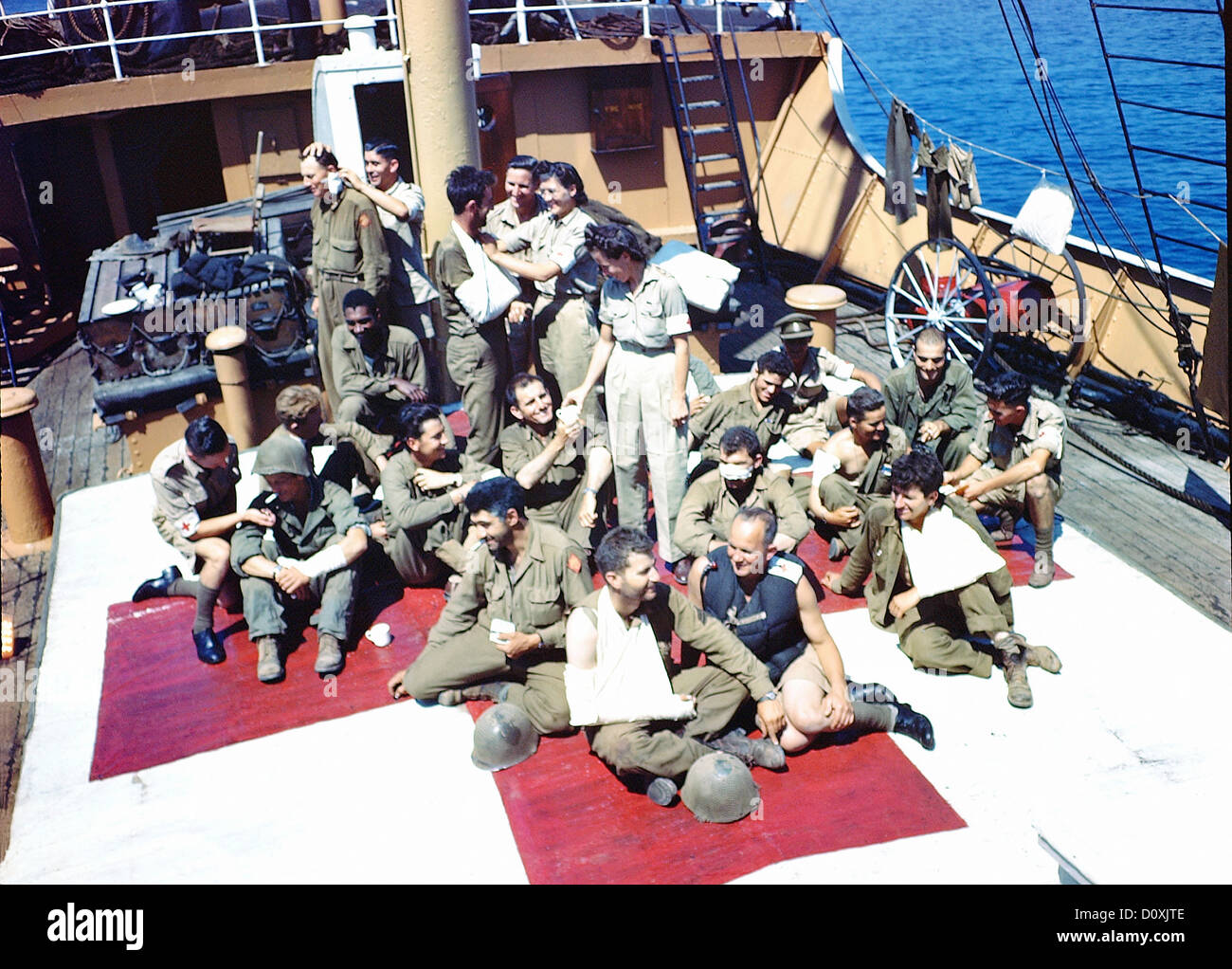 Nave, Operazione Overlord, Norman 15, feriti, American, soldati, mazzo, sbarco Nave, LST, invasione, infermieri, la II Guerra Mondiale, Fr Foto Stock