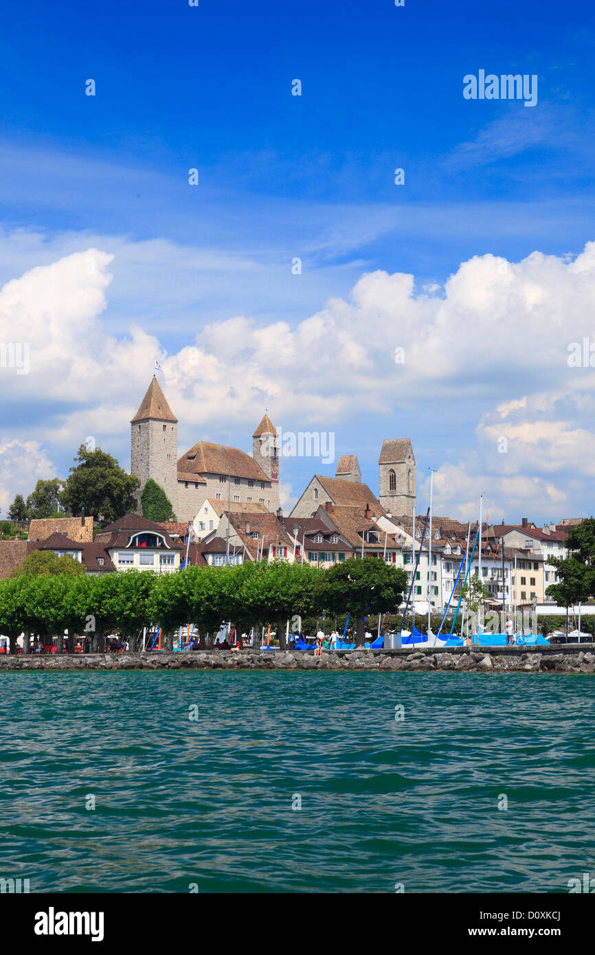 Albero, alberi, chiesa, Rapperswil, castello di Rapperswil, Svizzera, Europa, cittadina svizzera, città, lago, sole, San Gallo, città, ci Foto Stock