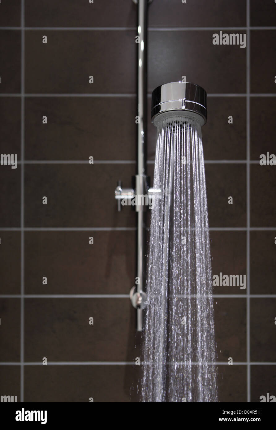 L'acqua nella doccia Foto Stock