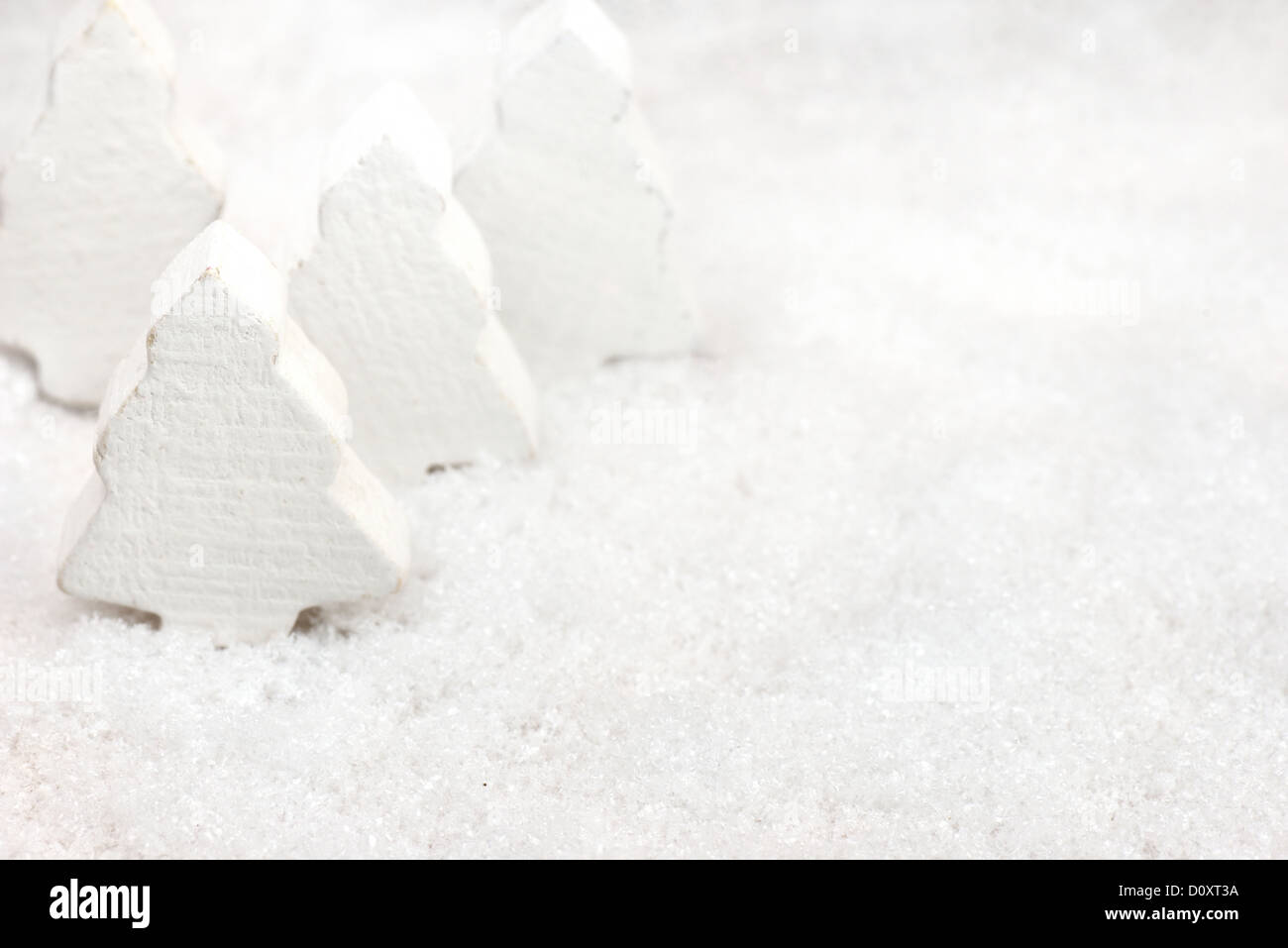 White Christmas tree deco nella neve Foto Stock