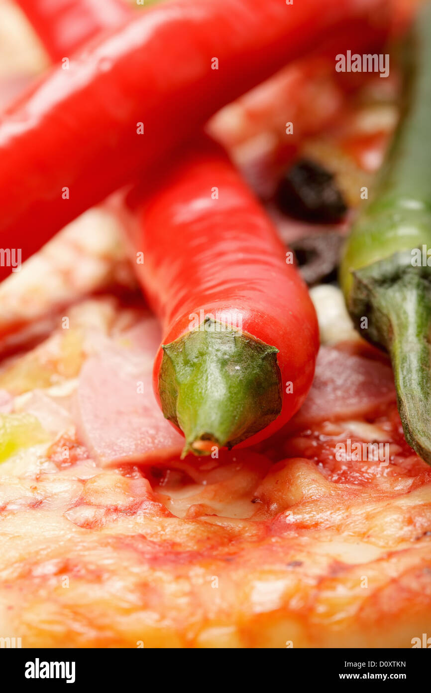Mature peperoncino su pizza Foto Stock