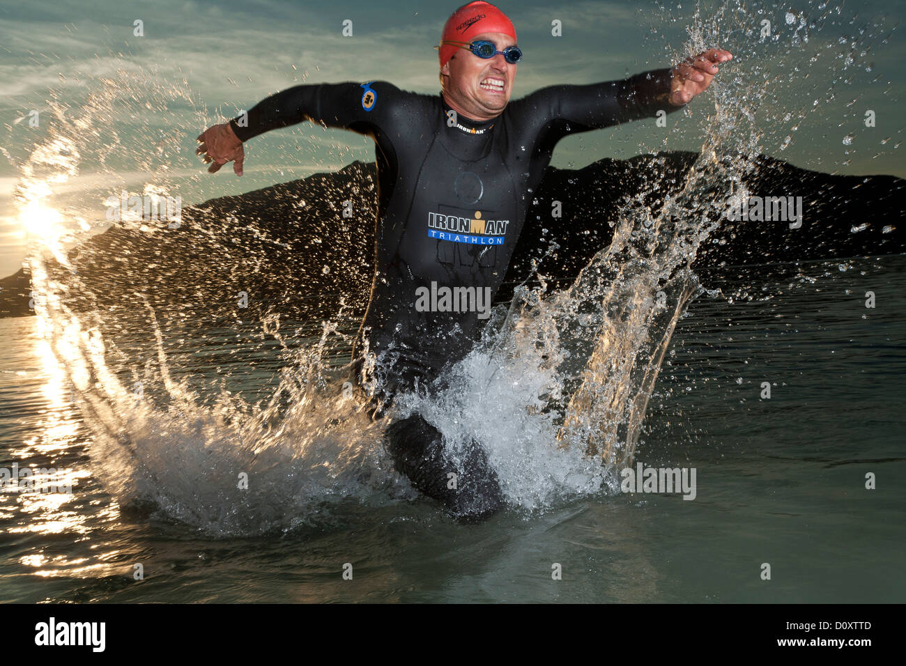 Austria, Europa, Ironman, uomo, sport, costume da bagno, piscina, sul lago Attersee, sport estremo, triathlon Foto Stock