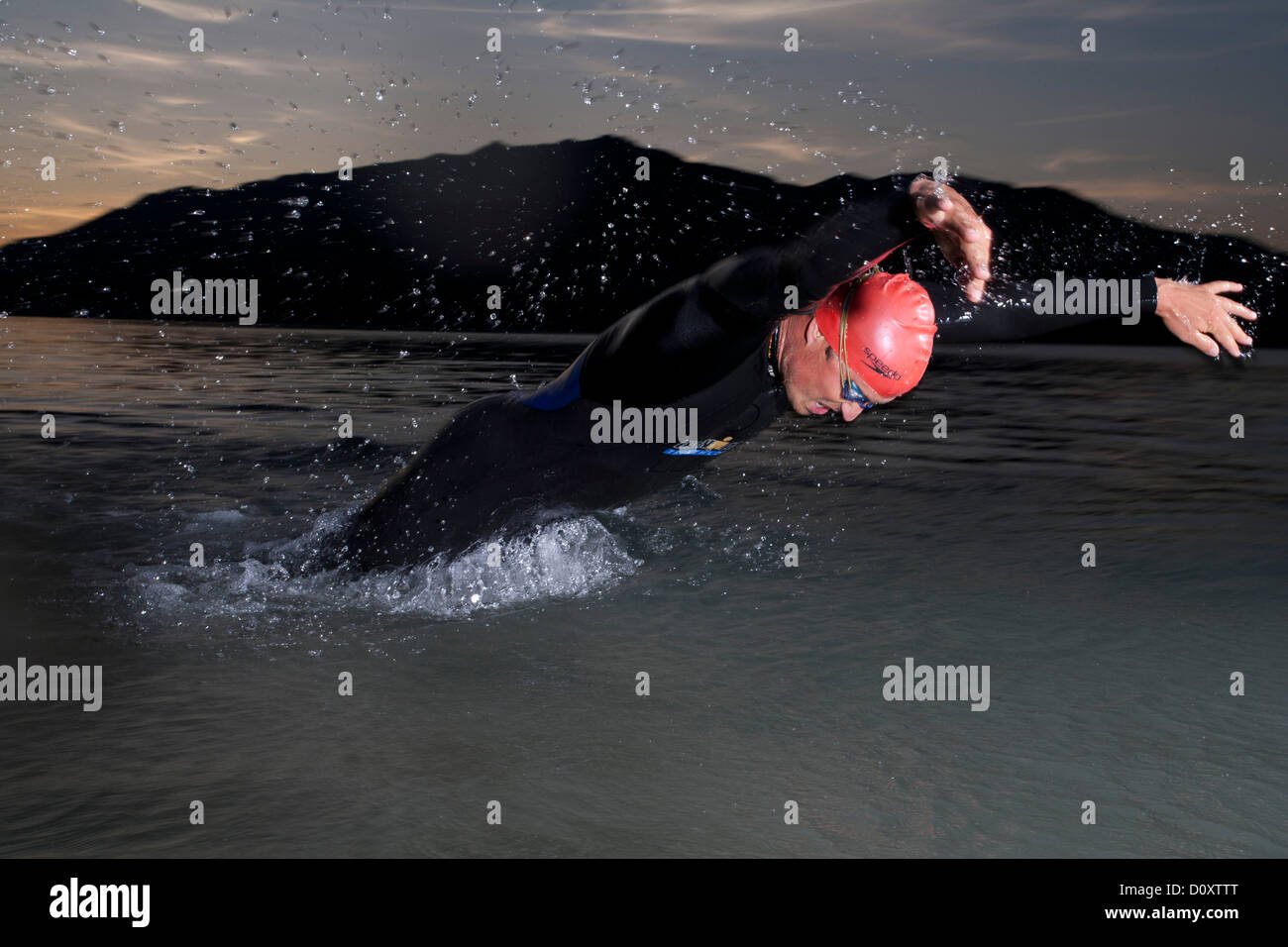 Austria, Europa, Ironman, uomo, sport, costume da bagno, piscina, sul lago Attersee, sport estremo, triathlon Foto Stock