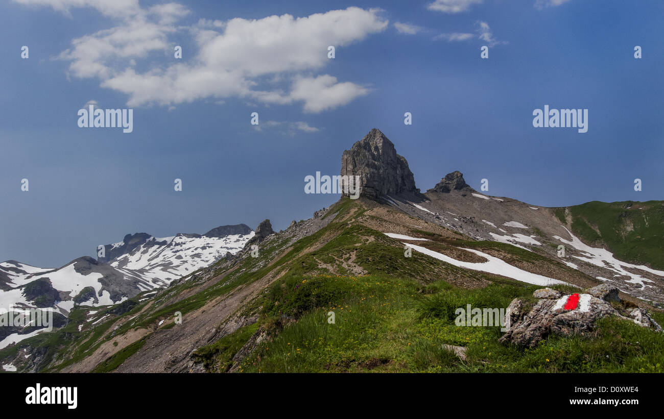 Alpi, montagne, cime di montagna paesaggio di montagna, sentiero di montagna, Alpi Bernesi, Oberland bernese, blu, montagne, summit, p Foto Stock