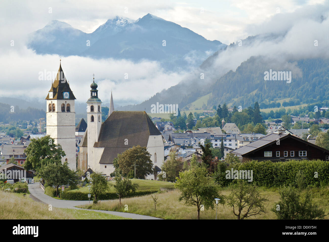 Austria Kitzbuhel mattina presto nebbie Foto Stock