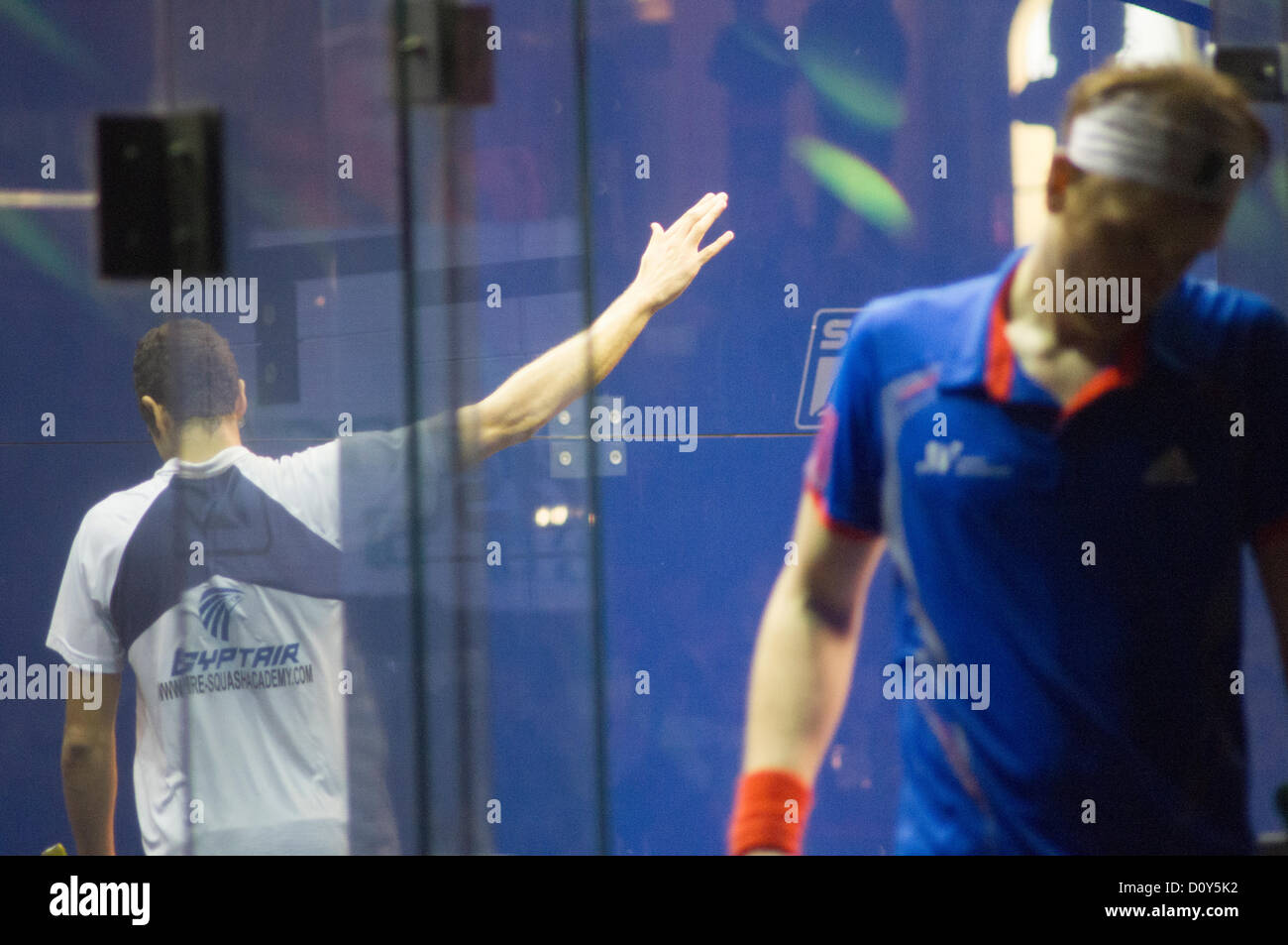 Gli uomini finali di Cathay Pacific Sun Hung Kai Financial Hong Kong Squash Open 2012. Ramy Ashour vs James Willstrop, Ramy Ashour rivendicato il il titolo femminile. Hong Kong, Dicembre 2, 2012. Foto Stock