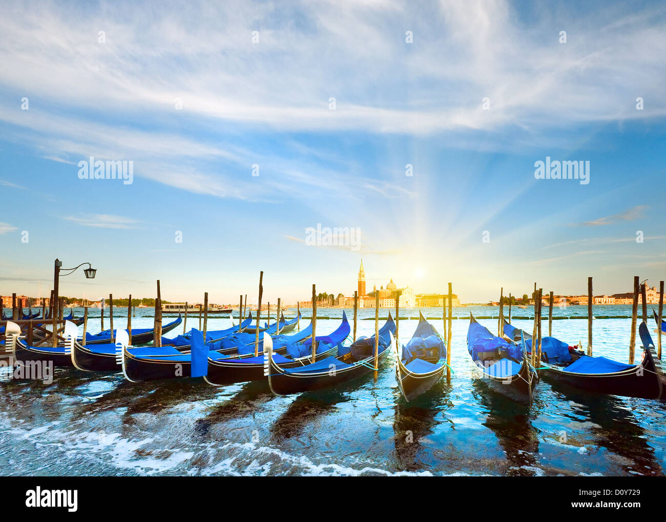 Venezia gondole al tramonto Foto Stock