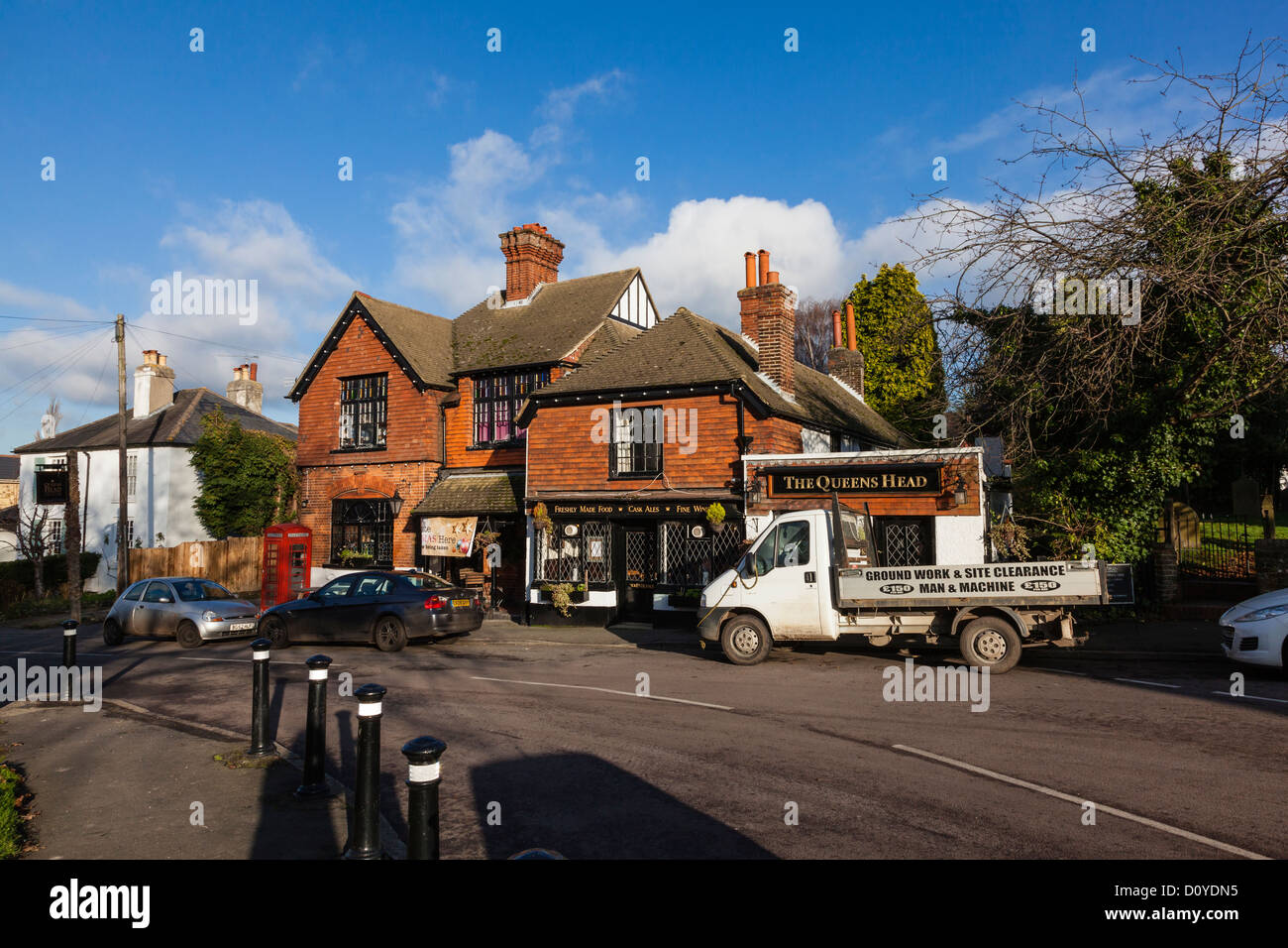 Il grazioso villaggio North Downs di Downe, ora a Bromley ma originariamente Kent, il pub locale The Queens Head, Regno Unito Foto Stock