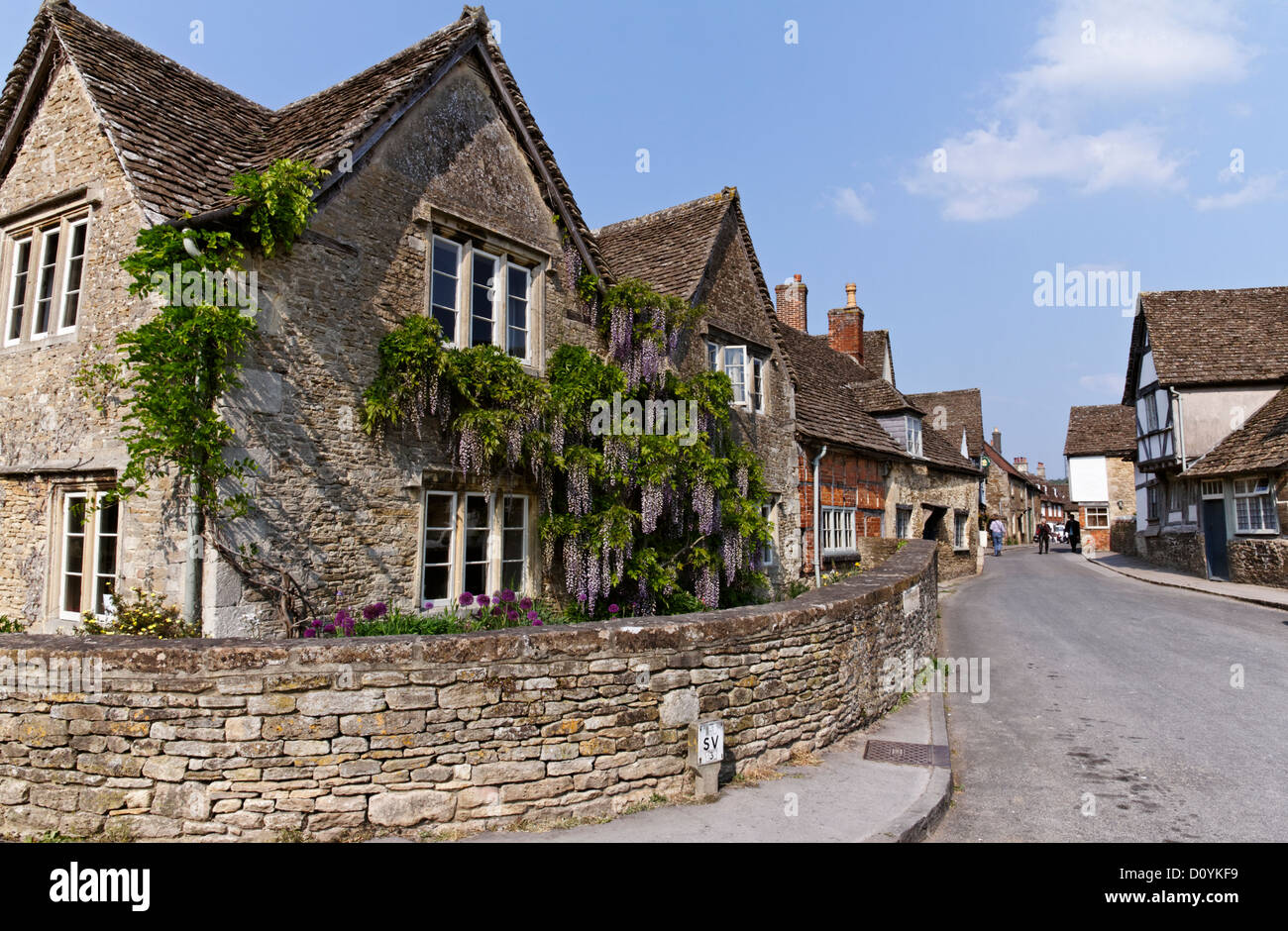 Case nel villaggio di Lacock, Wiltshire, Inghilterra Foto Stock