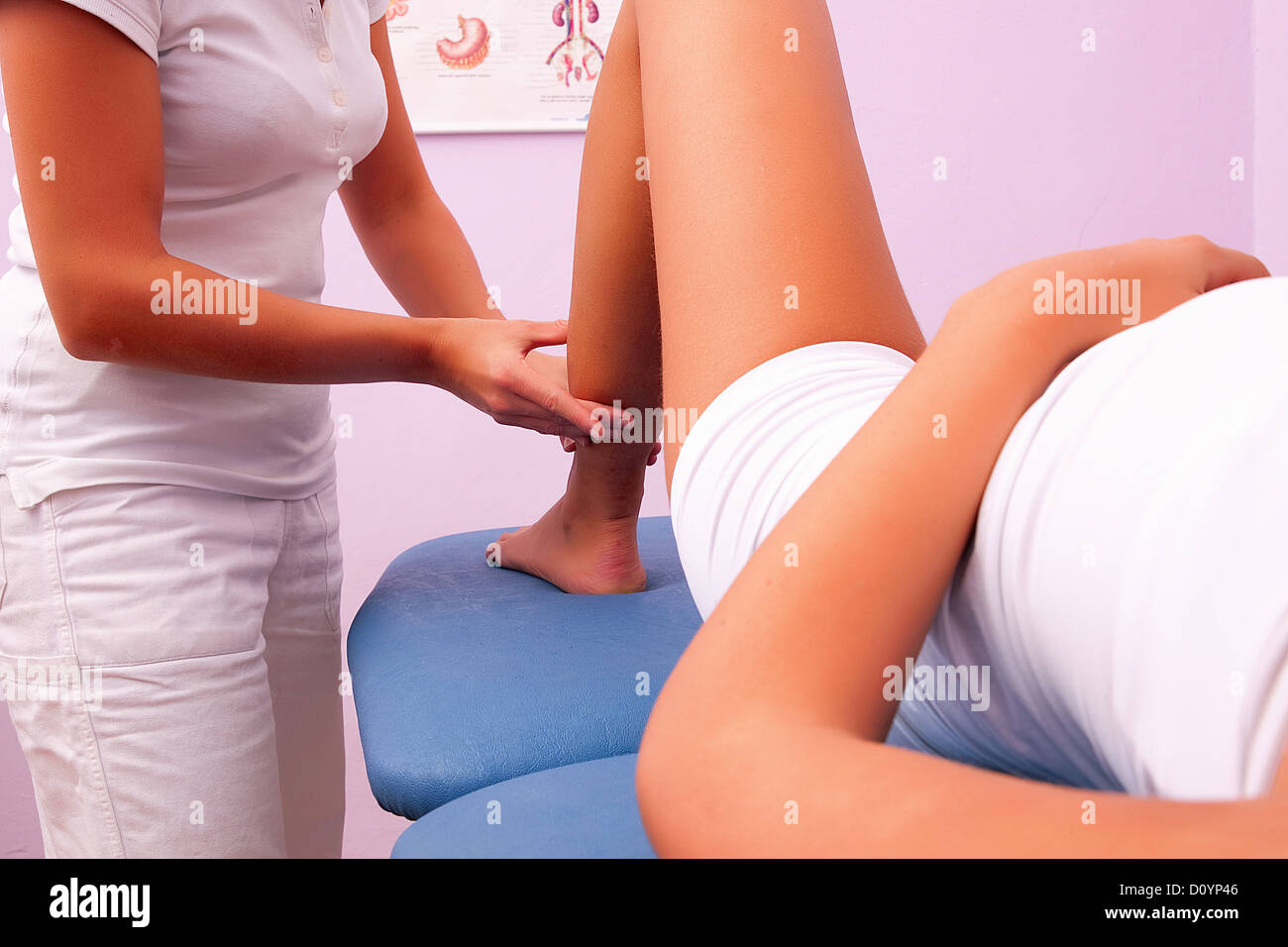 Massaggio linfodrenante Foto Stock