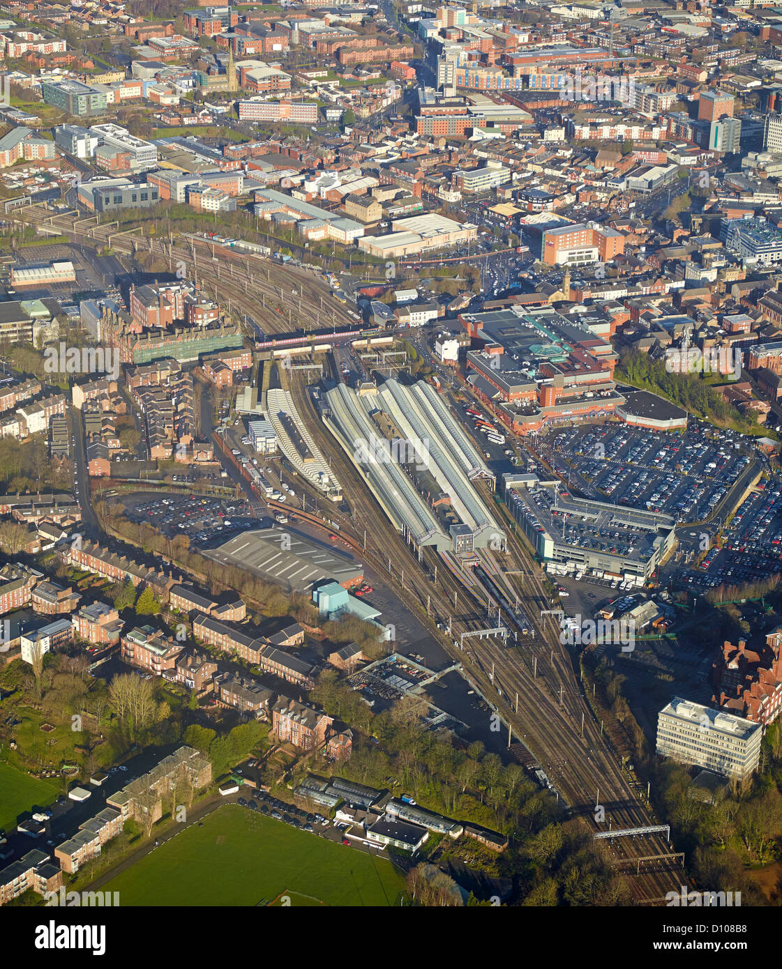 La stazione ferroviaria di Preston e, dall'aria, North West England, Regno Unito Foto Stock