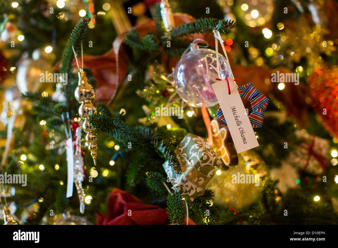 Il 2012 Casa Bianca decorazioni di Natale. Alberi di Natale in sala a croce. Foto Stock