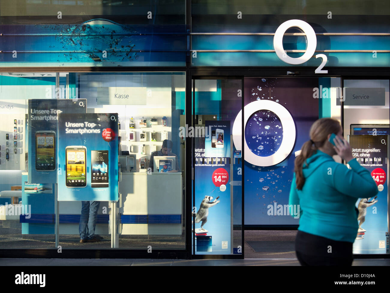 Berlino, Germania, negozio di telefonia mobile operatore O2 Foto Stock