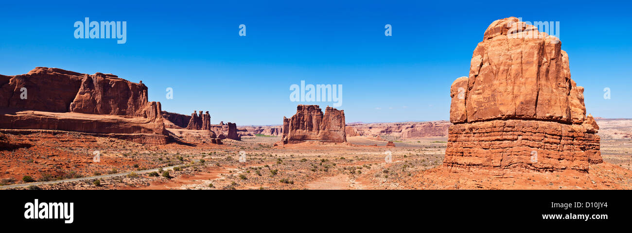 Courthouse Towers rocce di arenaria Park avenue Viewpoint Arches National Park vicino a Moab Utah USA Stati Uniti d'America Foto Stock