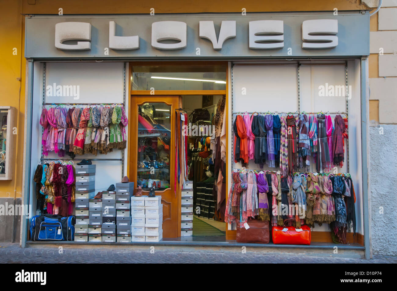 Abbigliamento e negozio di calzature sorrento resort città la regione Campania sud Italia Europa Foto Stock