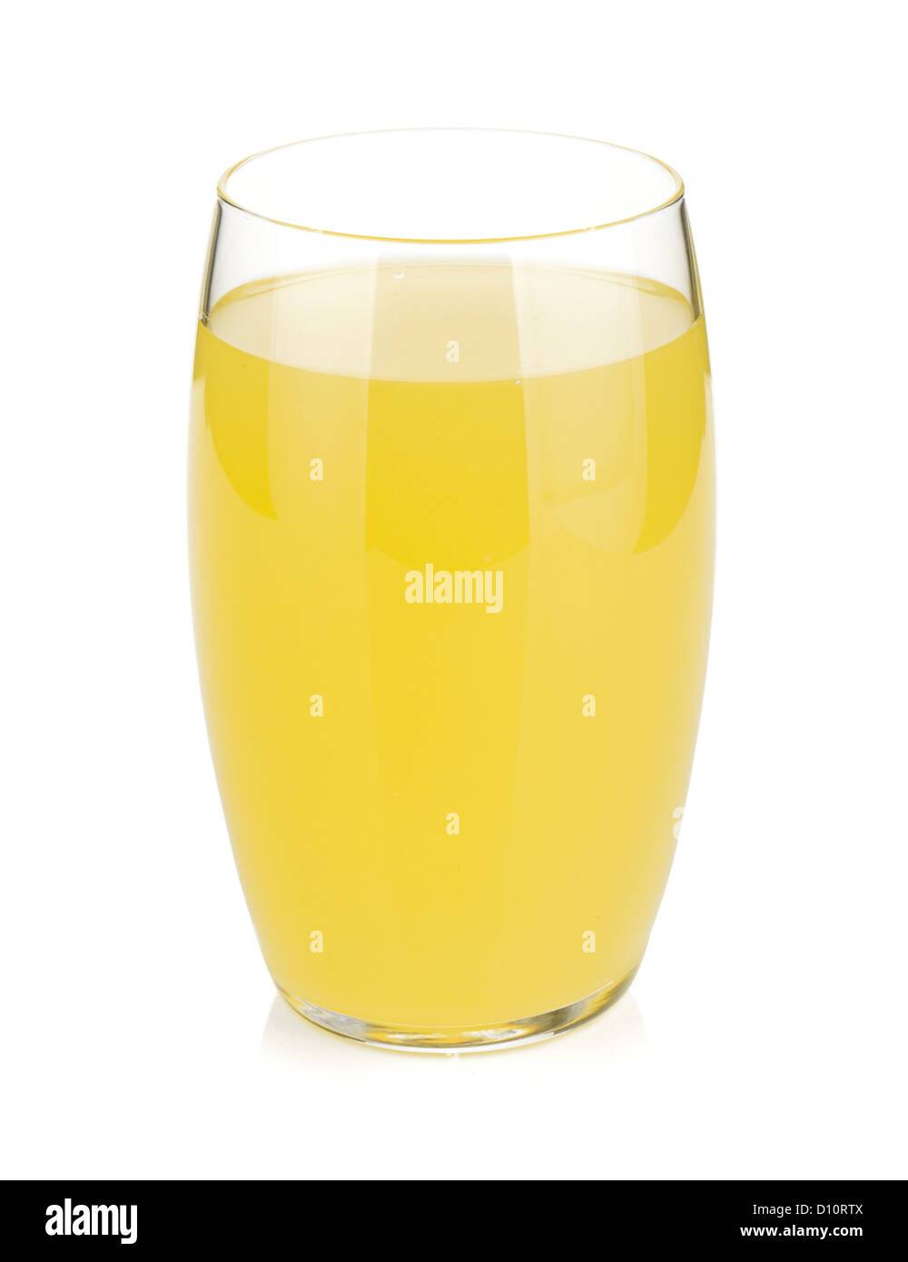 Bicchiere di succo di limone. Isolato su sfondo bianco Foto Stock