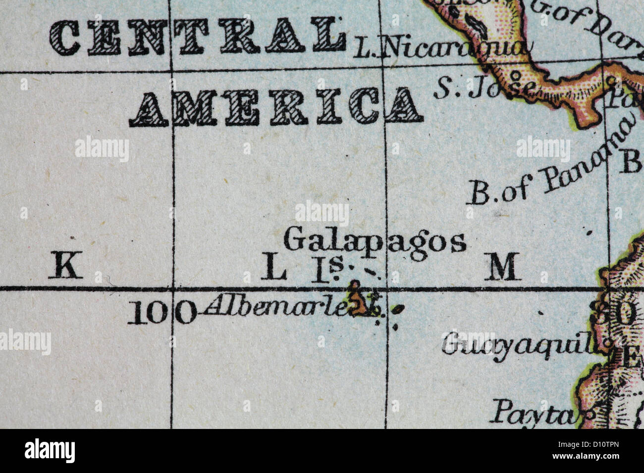 Mappa Antico da W e un&K Johnston, stampato in c.1888. Illustrare il mondo in emisferi. Ingrandita su isole Galapagos Foto Stock