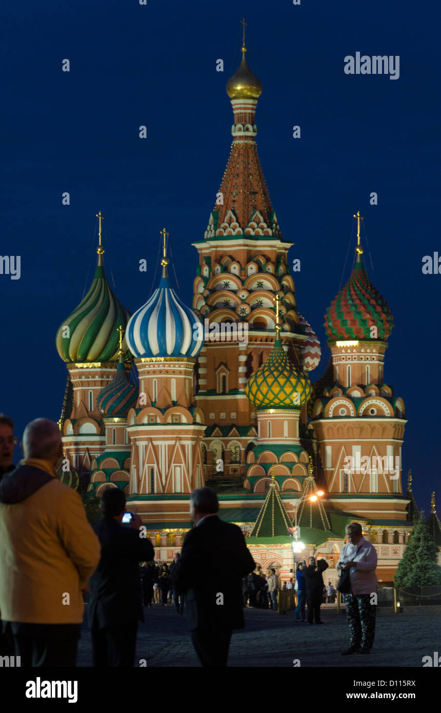 Cattedrale di San Basilio, piazza Rossa di Mosca, Russia, di notte Foto Stock
