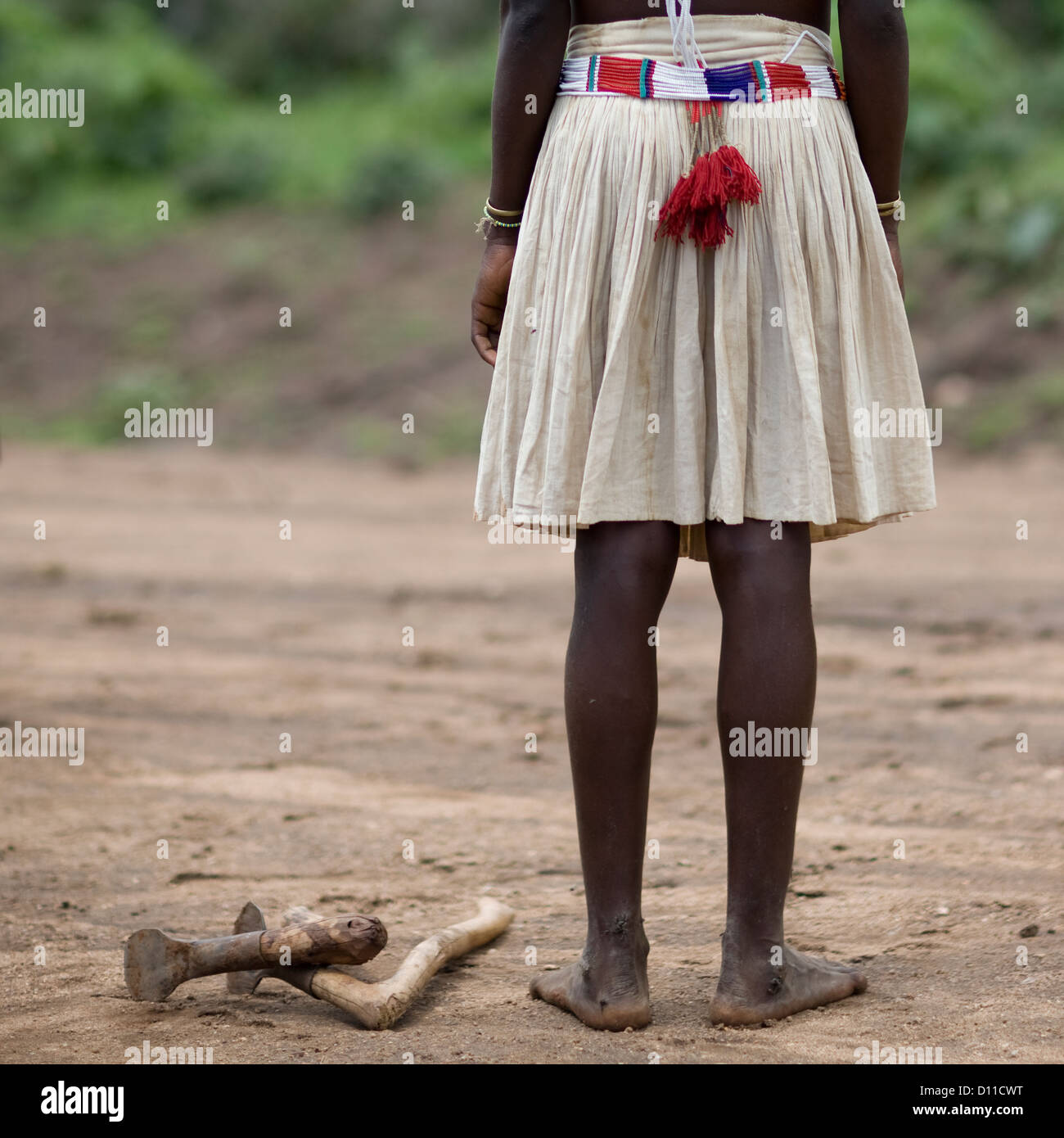 Vista posteriore della tribù di Ari donna gonna, Jinka, Etiopia Foto Stock