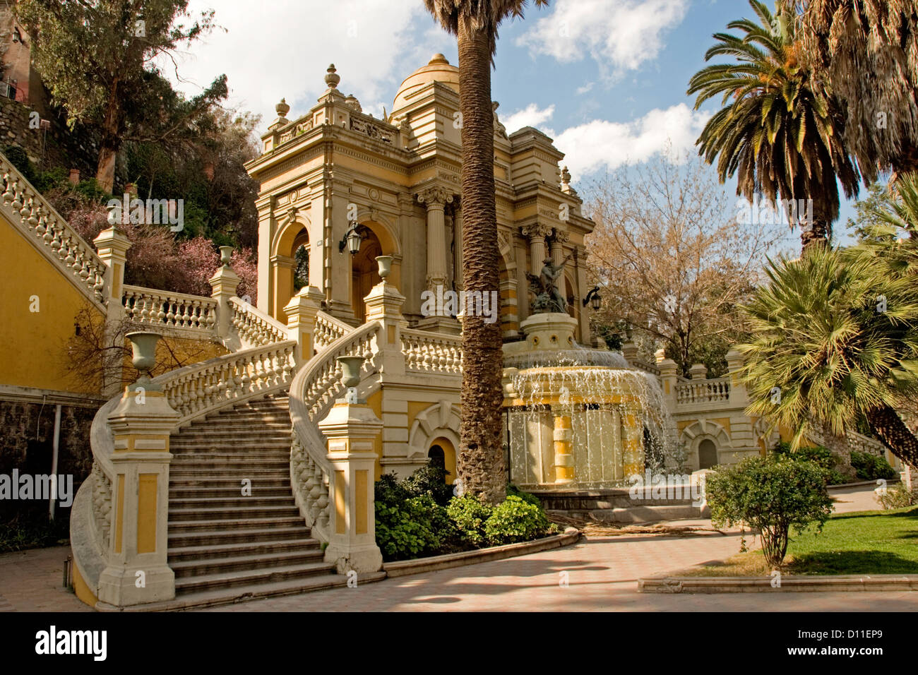 Ornano la Fontana Vecchia a forte storico e parco in collina Cerro Santa Lucia a Santiago del Cile America del Sud Foto Stock