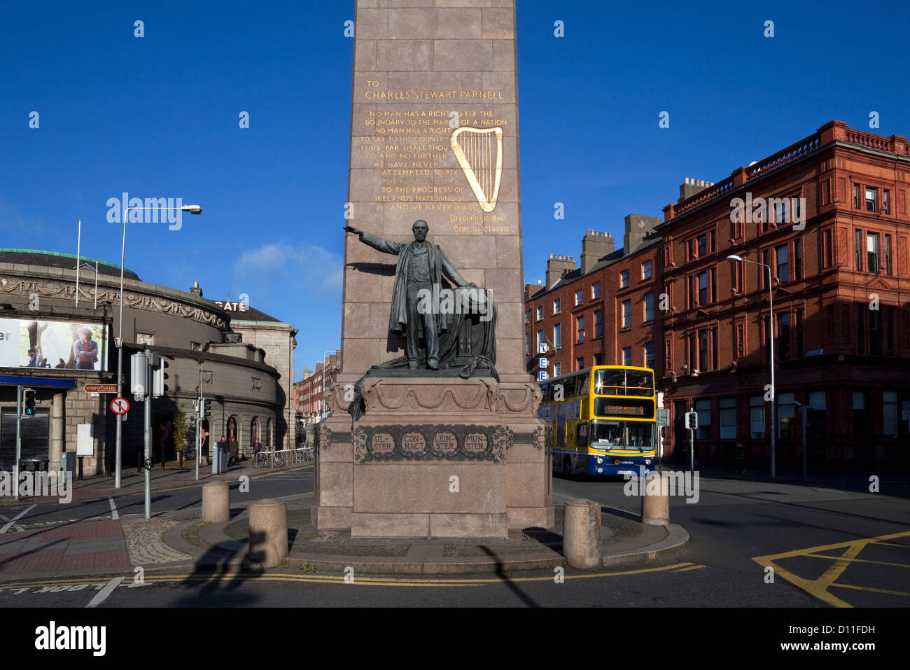 ( Charles Stewart ) Parnell monumento, dallo scultore Augustus Saint Gaudens, in cima ad O'Connell Street, Dublin, Irlanda Foto Stock