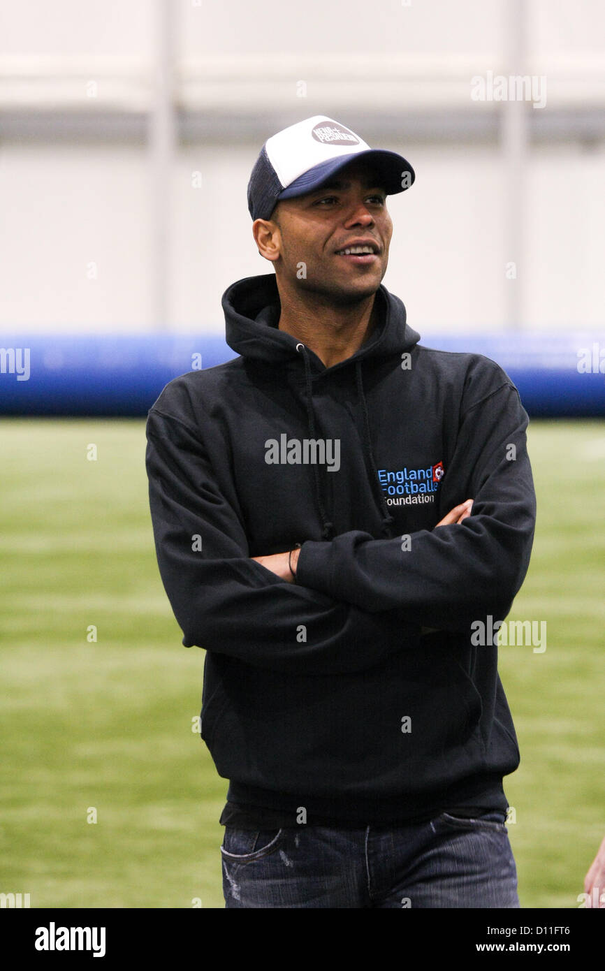 Londra, Regno Unito. Il 29 ottobre 2012. Ashley Cole assiste l annuale in Inghilterra i calciatori Foundation (EFF) Carità Cup a Londra, Soccerdome Foto Stock